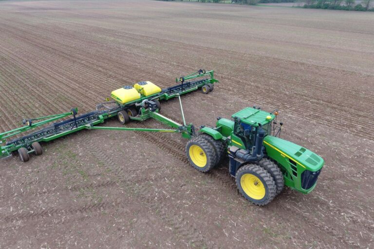 Jak rolnictwo precyzyjne z wykorzystaniem sadzarki Structural pomaga zmniejszyć skutki zmian klimatycznych w uprawie ziemniaków