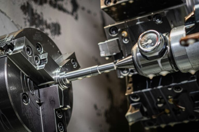 Jak działa frezowanie CNC? Precyzja, automatyzacja i nowoczesna produkcja